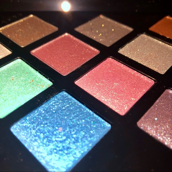 Fenty Beauty Galaxy Palette - Picture 6 of 6